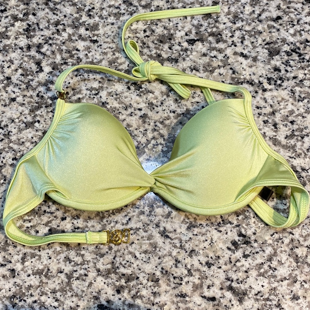 Victoria secret swimsuit. TOP ONLY. Size 34B.